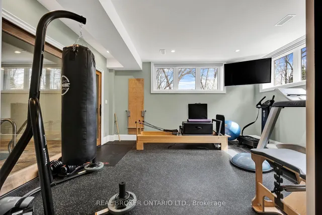 Additional image 39 of 44 Pioneer Ridge Dr