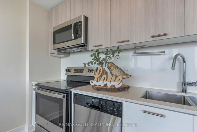 Additional image 18 of 180 Veterans Dr Unit 510