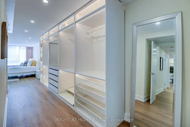 Additional image 30 of 130 Carlton St Unit 1207