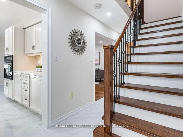 Additional image 26 of 140 Pressed Brick Dr