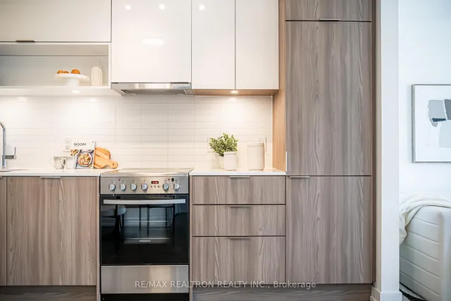 Additional image 33 of 159 Wellesley St Unit 2210