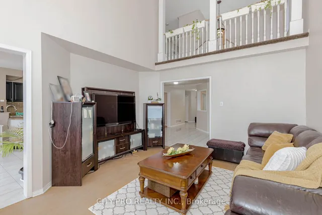 Additional image 18 of 382 Harrowsmith Dr