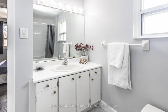 Additional image 15 of 3641 Holden Cres