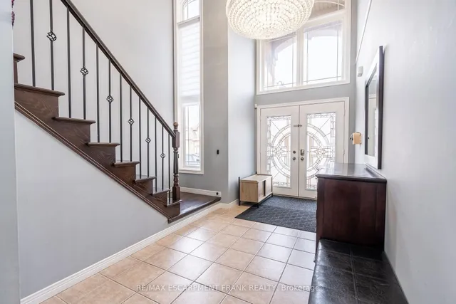 Additional image 5 of 36 Showcase Dr