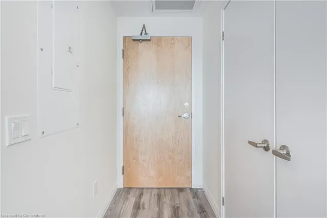 Additional image 11 of 60 Charles Street West Unit 1104