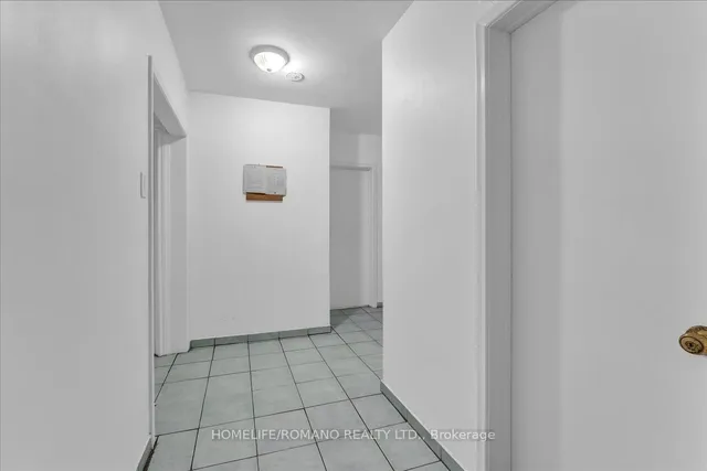 Additional image 32 of 43 Hoover Cres