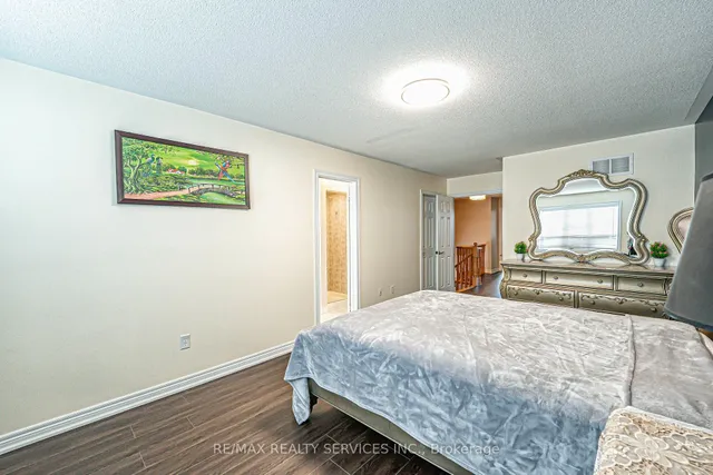 Additional image 25 of 32 Crystalview Cres
