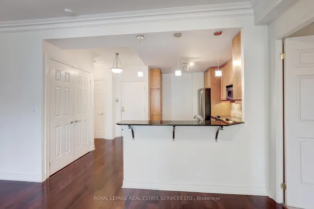 Additional image 19 of 3085 Bloor St Unit 303