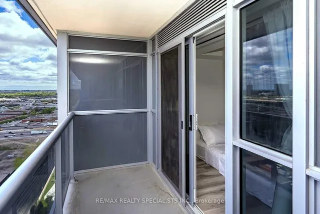 Additional image 18 of 151 Village Green Sq Unit 2710