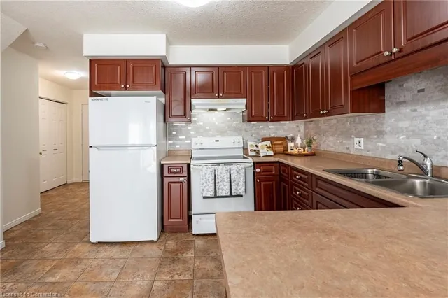 Additional image 7 of 30 Fallowfield Dr