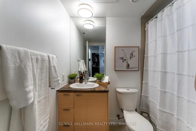 Additional image 7 of 375 King St Unit 1406