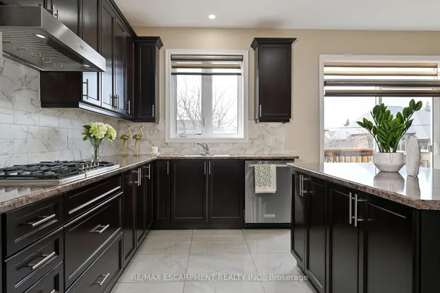 Additional image 12 of 71 Chaumont Dr