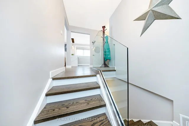 Additional image 8 of 390 Woodward Ave