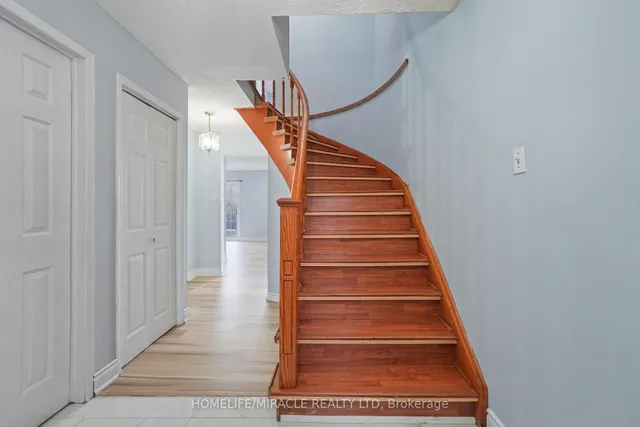 Additional image 3 of 27 Deerpark Cres