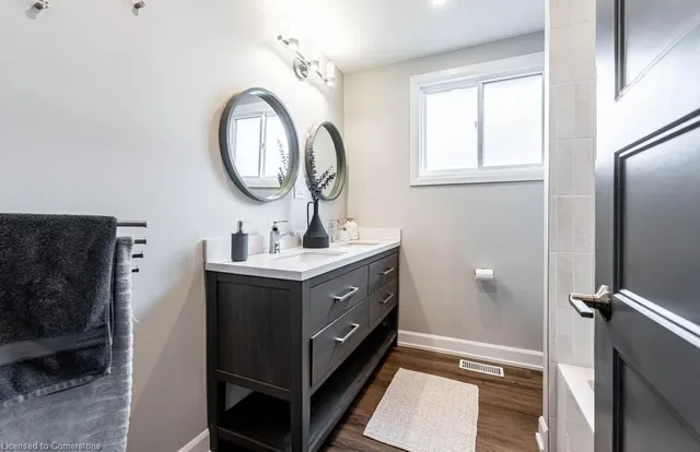 Additional image 18 of 14 Yorkdale Cres