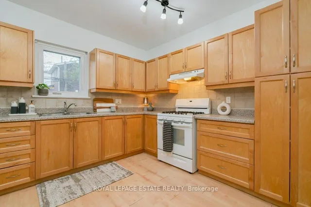 Additional image 12 of 923 Greenwood Ave