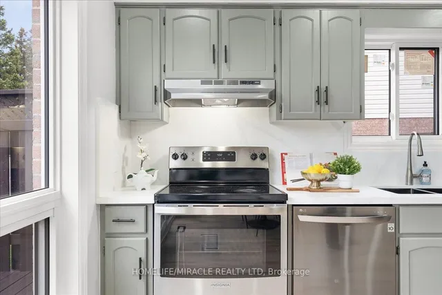 Additional image 13 of 102 Northmanor Cres