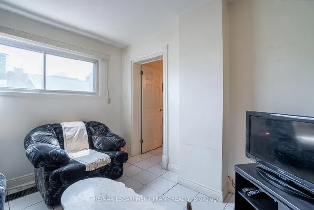 Additional image 17 of 244 HUGHSON St