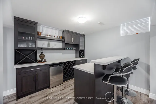 Additional image 37 of 7 Prince Edward Blvd