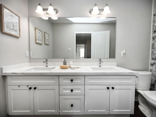 Additional image 39 of 82 Suitor Crt