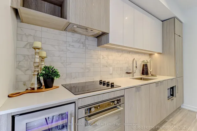 Additional image 5 of 2020 Bathurst St Unit 601