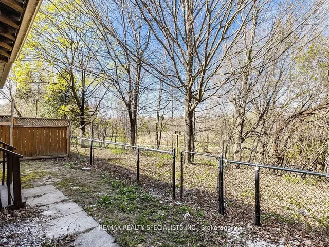 Additional image 33 of 140 Pressed Brick Dr