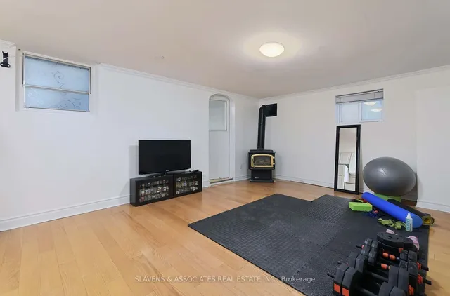 Additional image 27 of 72 Belgravia Ave