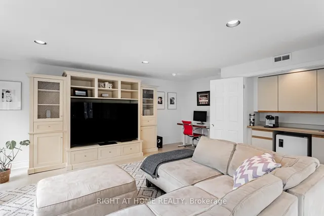 Additional image 4 of 16 Leland Ave