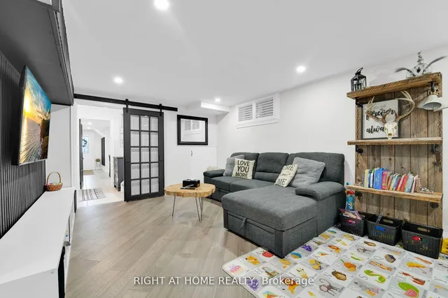 Additional image 30 of 54 Primula Cres