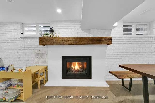 Additional image 32 of 54 Primula Cres