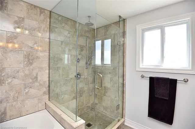 Additional image 23 of 272 Birchcliffe Cres
