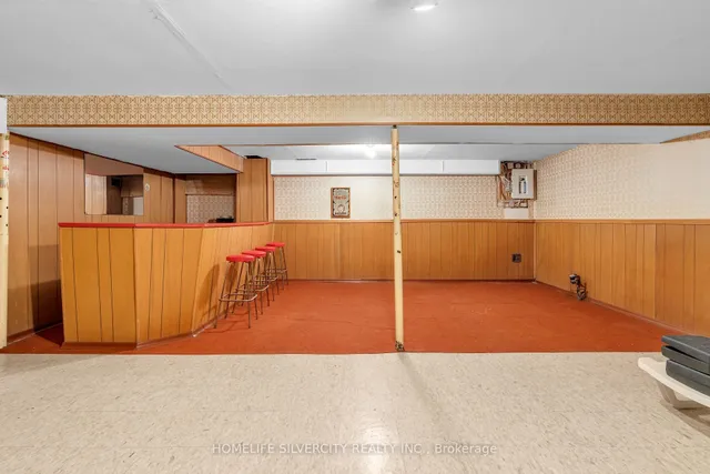 Additional image 31 of 140 Folkstone Cres