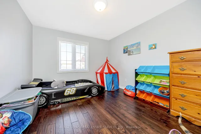 Additional image 19 of 606 Nairn Circ