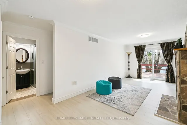 Additional image 35 of 1612 Wavell Cres