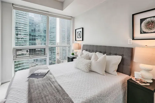 Additional image 34 of 55 Bremner Blvd Unit 1407