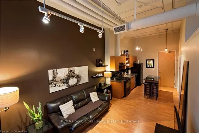 Additional image 11 of 410 King St Unit 124