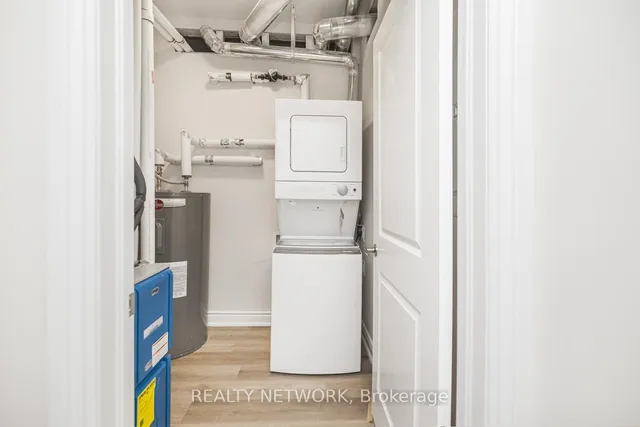 Additional image 32 of 261 King St Unit 3D-304