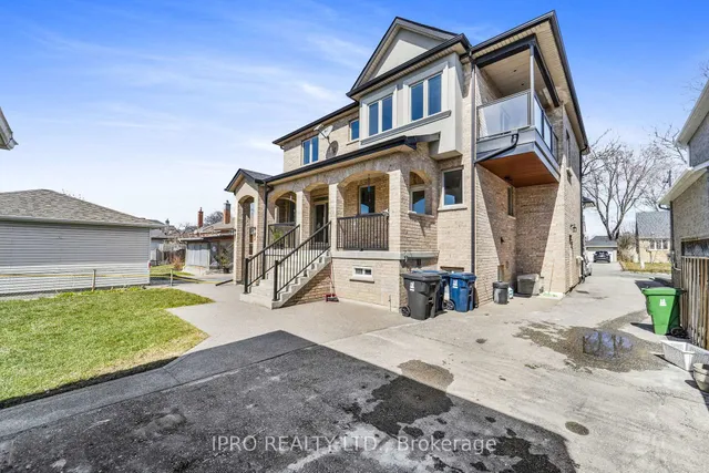 Additional image 48 of 55 Yorkdale Cres