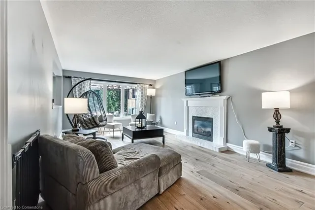 Additional image 8 of 27 Surrey Dr