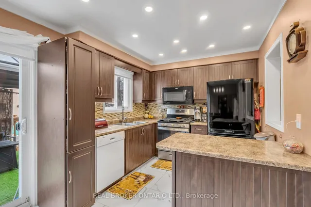 Additional image 33 of 85 Provincial Pl