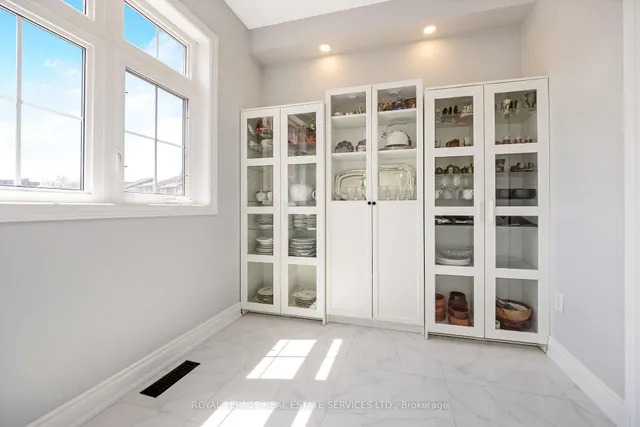 Additional image 17 of 606 Nairn Circ