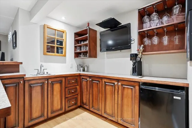 Additional image 36 of 1245 Greeniaus Rd