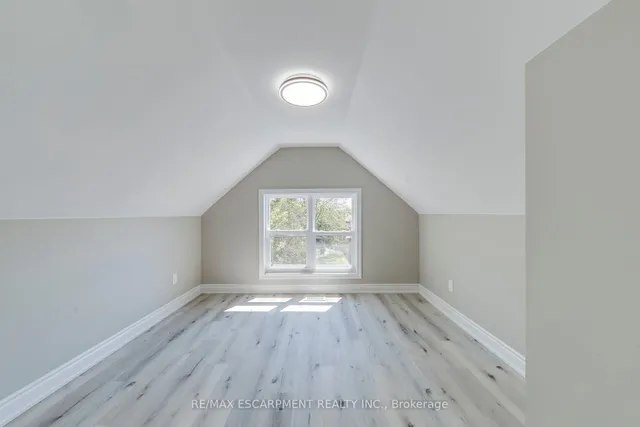 Additional image 23 of 176 Garside Ave