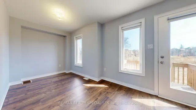 Additional image 38 of 6 QUEENPOST Dr