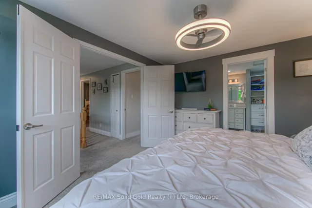 Additional image 32 of 57 Royal Orchard Dr