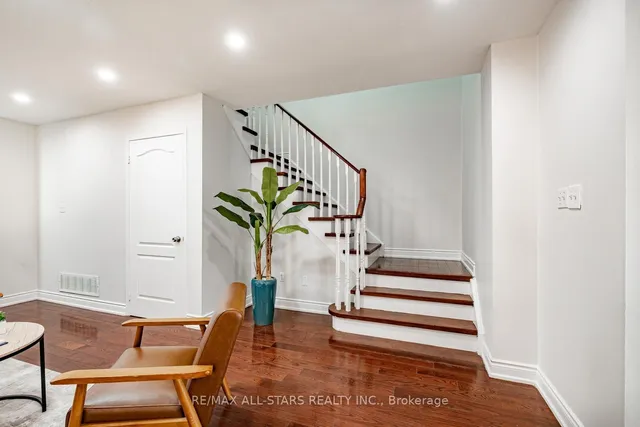 Additional image 20 of 126 Lake Louise Dr