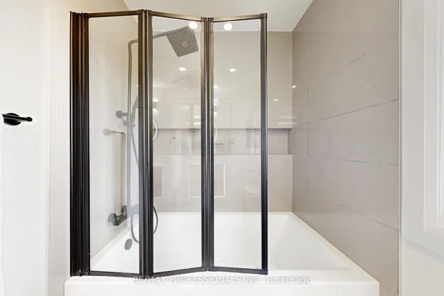 Additional image 24 of 1327 Greenwood Cres