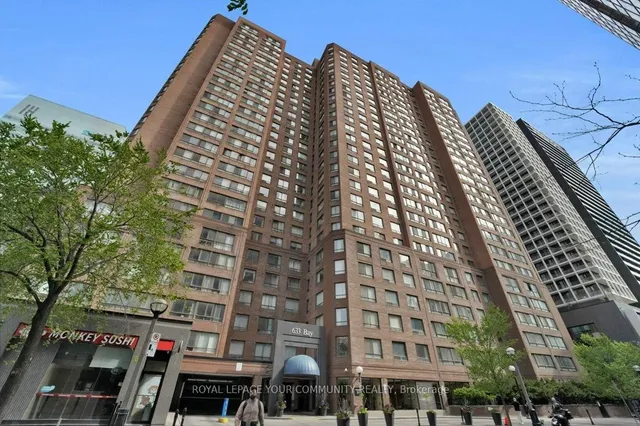 633 Bay St Unit 2512