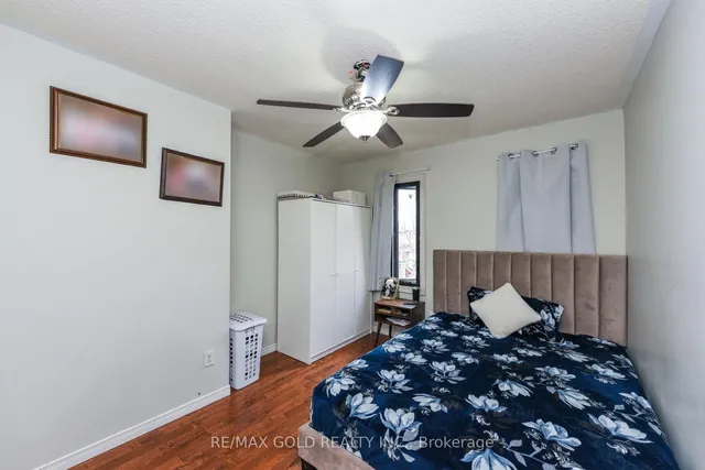 Additional image 24 of 17 Penguin Lane