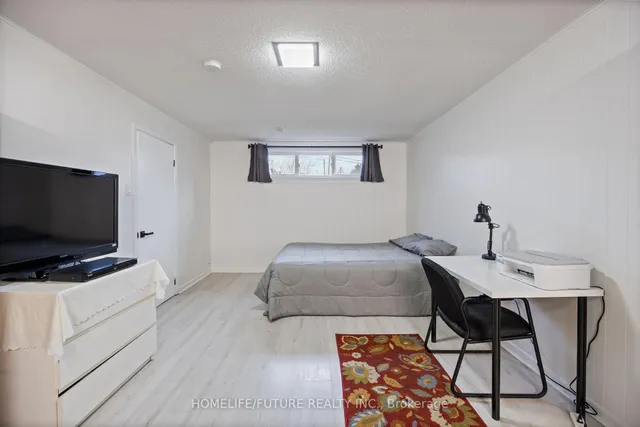 Additional image 31 of 71 Hagar Ave